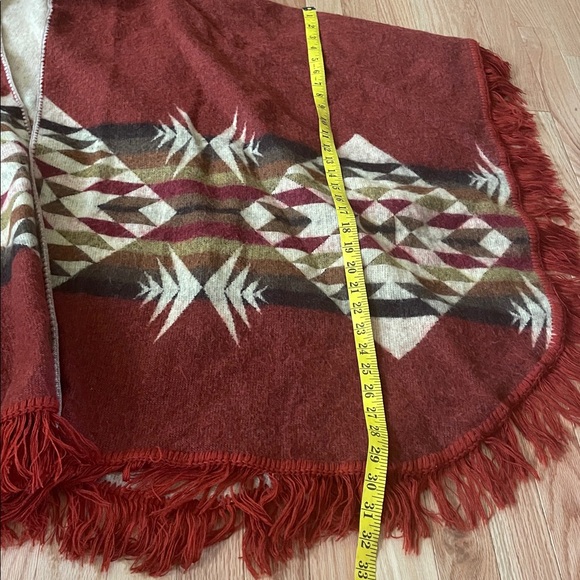 Womens Poncho One Size Southwestern Fringe Rustic Red Geometric Aztec Cape - Picture 5 of 9
